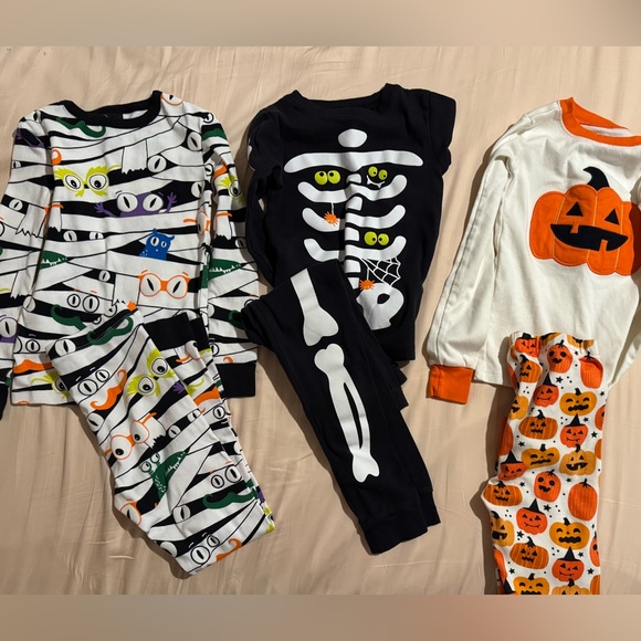 3 pair of Halloween Pj’s Sz 6 - Picture 1 of 7